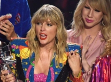 Taylor Swift gặp sự cố 'dở khóc dở cười' tại VMAs 2019