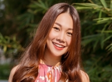 Thanh Hằng phối váy áo dạo phố mùa hè