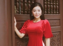 Thanh Hương vãn cảnh chùa