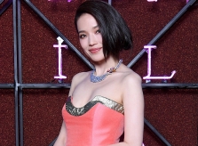 Thư Kỳ được khen xinh như nàng Lọ Lem trên thảm đỏ