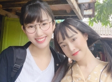 Ảnh sao 21/8: Thúy Ngân - Nhã Phương đọ vẻ xì tin