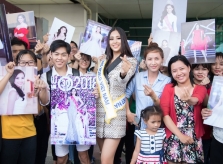 Người thân, fan kéo ra sân bay tiễn Tiểu Vy đi thi Miss World