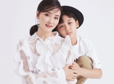 'Tình Nhi cách cách' bên con trai 12 tuổi