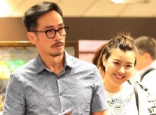 Vợ chồng Trần Hào 'trốn' con hẹn hò