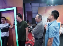Trường Giang rủ Trấn Thành, Trung Dân dừng quay 'Ơn giời' xem bóng đá