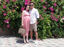 Tuấn Hưng khéo nịnh vợ bầu