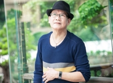 Em trai Tuấn Vũ: 'Anh tôi chưa lấy vợ vì còn ham vui'