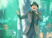 Gần 3.000 khán giả Sài Gòn nghe Tuấn Vũ hát đến 0h