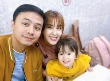 Tú Vi không thích người lạ ôm hôn con nhỏ