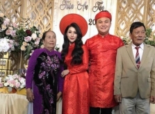 Vân Navy rạng ngời hạnh phúc trong lễ ăn hỏi