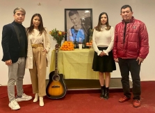 Vợ con, bạn bè cúng 49 ngày cho Vân Quang Long