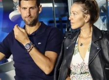 Nhiễm nCoV, vợ chồng Djokovic còn bị 'ném đá'
