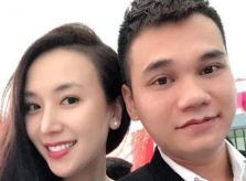 Vợ Khắc Việt sinh đôi
