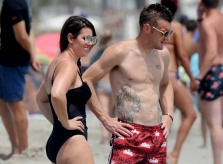 Vợ Vardy bức xúc vì bị chê béo