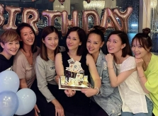 Xa Thi Mạn và 'hội chị em' mừng sinh nhật Văn Tụng Nhàn