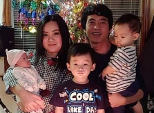 Xuân Mai hạnh phúc bên chồng và 3 con