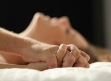 ‘Yêu’ khi mang thai, tinh trùng có thể gây nhiễm độc cho em bé?