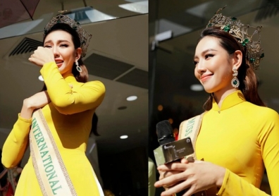 Hoa hậu Thùy Tiên bật khóc trong buổi diễu hành mừng chiến thắng