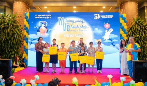 Tô trăng vàng, vẽ hạnh phúc 