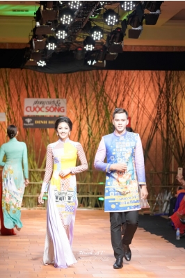 NTK Việt Hùng mang hơi thở mùa Xuân vào Phong cách và Cuộc sống (tt)