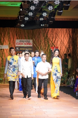 NTK Việt Hùng mang hơi thở mùa Xuân vào Phong cách và Cuộc sống (tt)