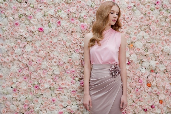Thương hiệu Luxy Nguyen đưa hoa hồng vào những thiết kế mới