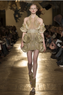 Bộ sưu tập ấn tượng tại tuần lễ thời trang Haute Couture