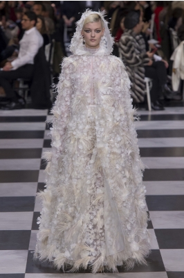 Bộ sưu tập ấn tượng tại tuần lễ thời trang Haute Couture