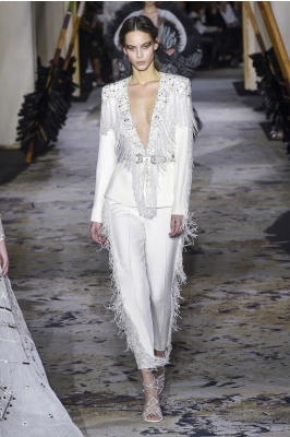 Bộ sưu tập ấn tượng tại tuần lễ thời trang Haute Couture