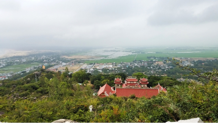 Tượng Phật ngồi lớn nhất Đông Nam Á ở Bình Định